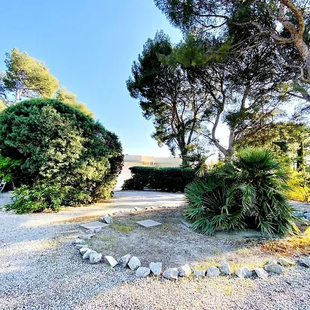 Pinède, Calanques&jeux En Famille Pour 1 à 5 Personnes *