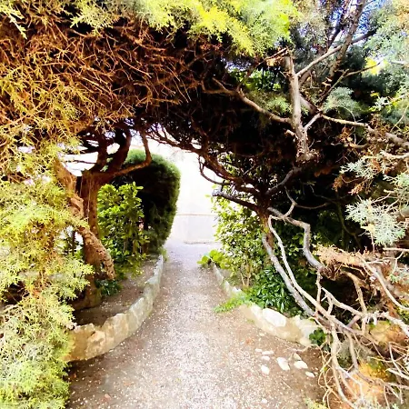 Pinède, Calanques&jeux En Famille Pour 1 à 5 Personnes *