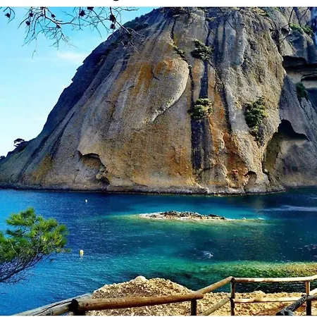 Pinède, Calanques&jeux En Famille Pour 1 à 5 Personnes Cassis