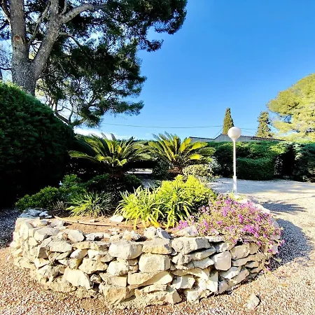 Pinede, Calanques & Jeux En Famille Pour 1 A 5 Personnes