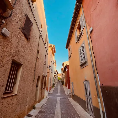 Pinede, Calanques & Jeux En Famille Pour 1 A 5 Personnes Cassis