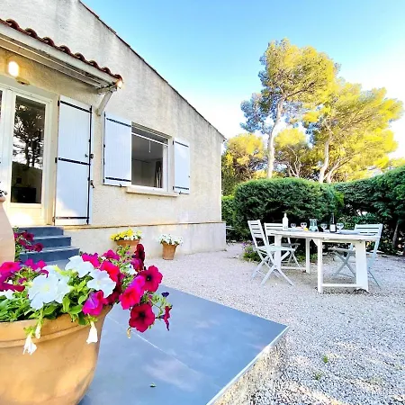 Holiday home Pinede, Calanques & Jeux En Famille Pour 1 A 5 Personnes *