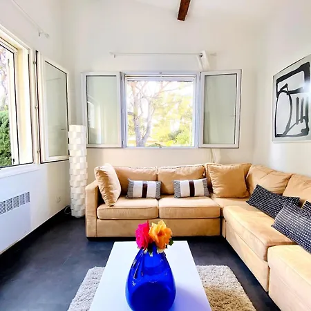 Pinède, Calanques&jeux En Famille Pour 1 à 5 Personnes *